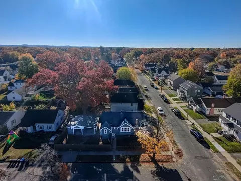 181 Marsden St, Springfield, MA 01109 photo 4