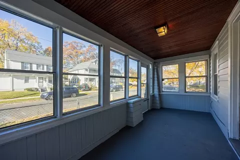 181 Marsden St, Springfield, MA 01109 photo 9