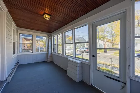 181 Marsden St, Springfield, MA 01109 photo 8