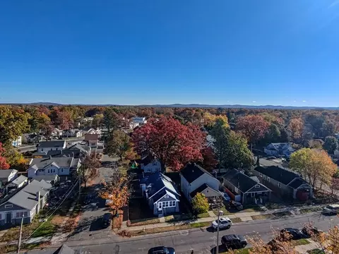 181 Marsden St, Springfield, MA 01109 photo 3