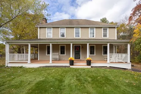 65 Pond St, Wrentham, MA 02093