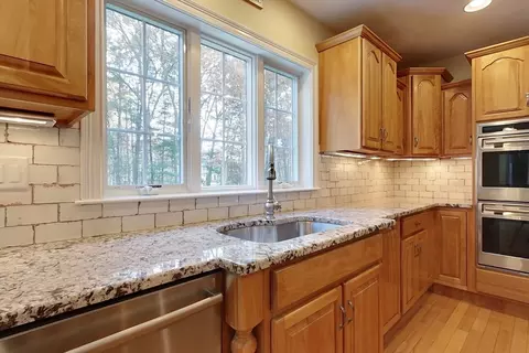 452 River St, Dunstable, MA 01827 photo 3