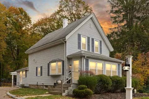 12 Holmes St, Easton, MA 02356