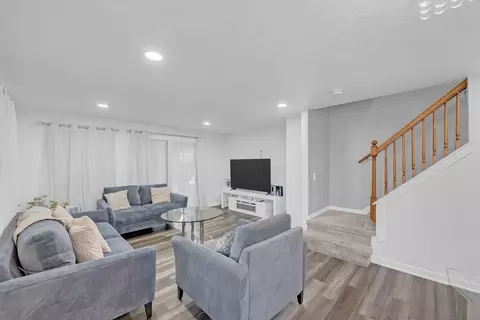 Living - 45 Ledgecrest, Worcester, MA 01603 photo 1 of 1
