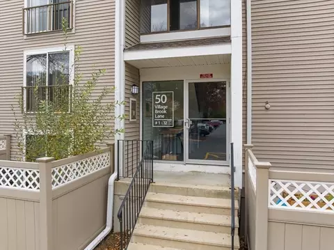 50 Village Brook Ln #4, Natick, MA 01760