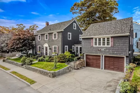 1146 Ray St, Fall River, MA 02720
