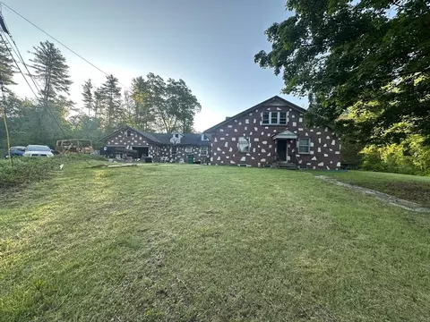 12 Jackielyn Cir # -R, Granby, MA 01033