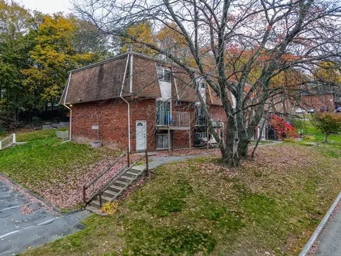 675 Robbins Ave #1, Dracut, MA 01826