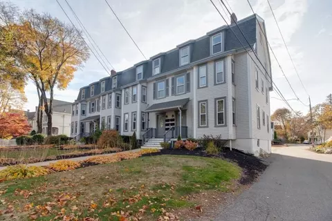10 Maple Ave #3, Andover, MA 01810