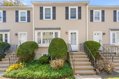 902 Irving Rd #902, Randolph, MA 02368