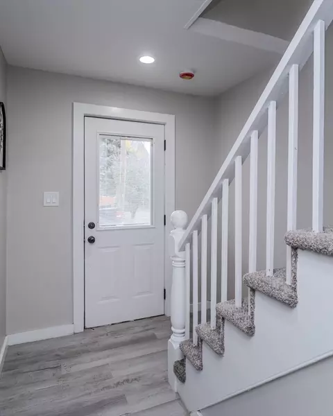 Entry Way - 7 Webb Ct, Ware, MA 01082 photo 4 of 4