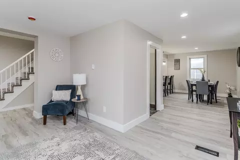 Entry Way - 7 Webb Ct, Ware, MA 01082 photo 3 of 4