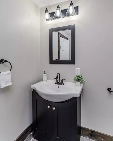 Bath - 7 Webb Ct, Ware, MA 01082 photo 1 of 4