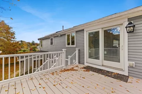 13 Cherry St, Wareham, MA 02571 photo 5