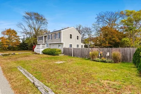 13 Cherry St, Wareham, MA 02571 photo 2
