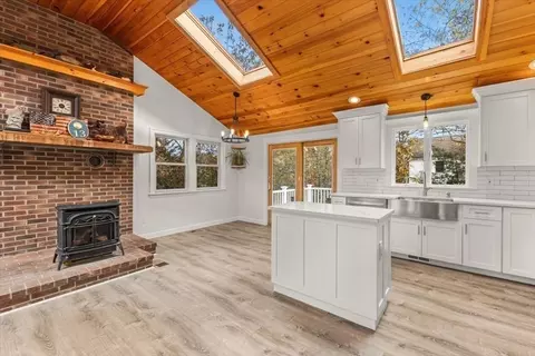 13 Cherry St, Wareham, MA 02571 photo 10