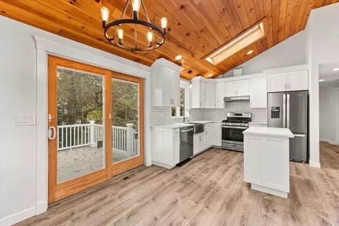 13 Cherry St, Wareham, MA 02571 photo 9