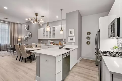 121 Portland St #202, Boston, MA 02114