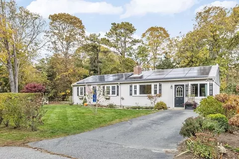 128 Lakeside Dr, Marstons Mills, MA 02648