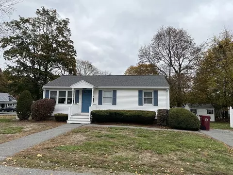 4 Glenmere St, Lowell, MA 01852
