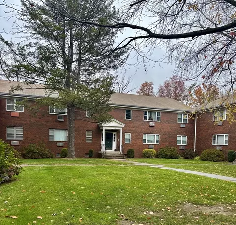 109 Regency Park Dr #109, Agawam, MA 01001
