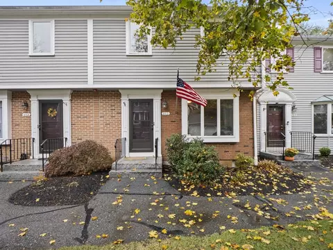 903 Foxwood Cir #903, Peabody, MA 01960