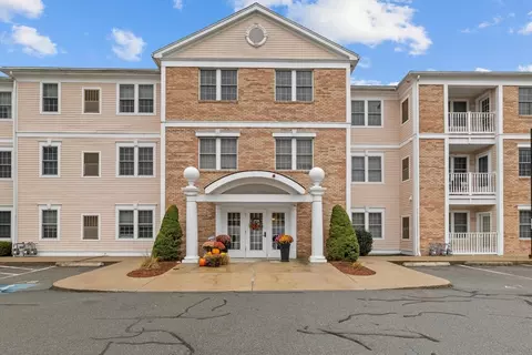 1 Millbrook Ln #304, Wakefield, MA 01880