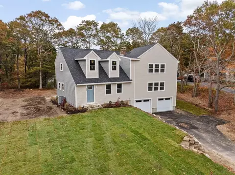 368 Old Plymouth Rd, Bourne, MA 02562