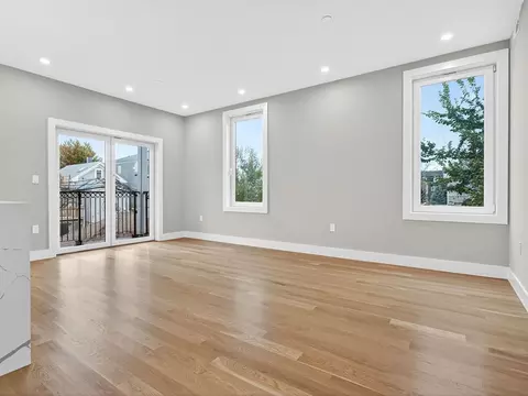 551 E 7th St, Boston, MA 02127 photo 19