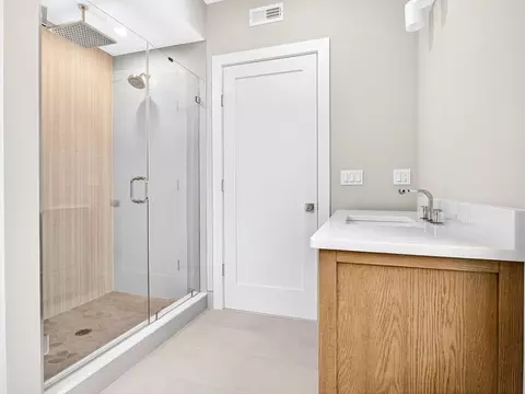 551 E 7th St, Boston, MA 02127 photo 10