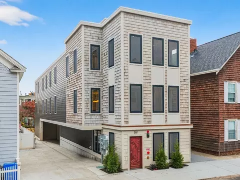 551 E 7th St, Boston, MA 02127 photo 2