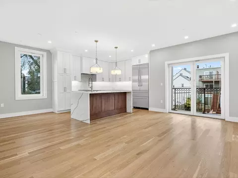 551 E 7th St, Boston, MA 02127 photo 17