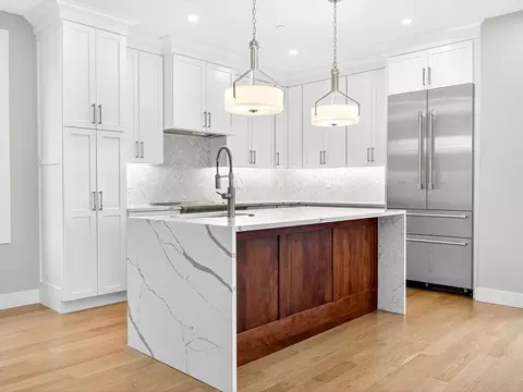 551 E 7th St, Boston, MA 02127 photo 18