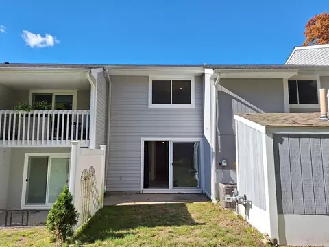 4 Beals Cove Rd #F, Hingham, MA 02043