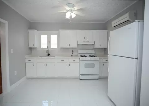 616 Woodman St, Fall River, MA 02724 photo 6
