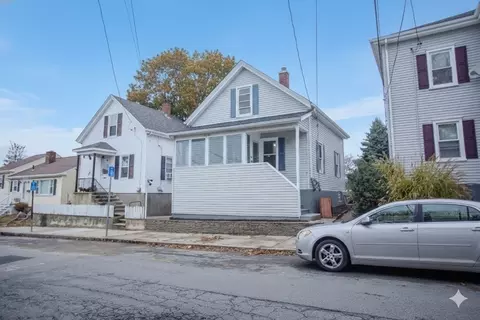 616 Woodman St, Fall River, MA 02724 photo 2