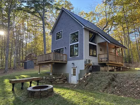18 Panaway Dr, Campton, NH 03223