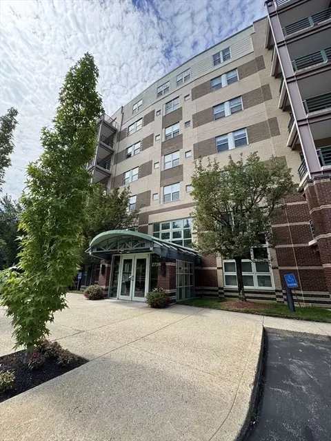 273 Cambridge Rd #202, Woburn, MA 01801