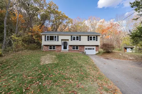 815 Pound Hill Rd, North Smithfield, RI 02896