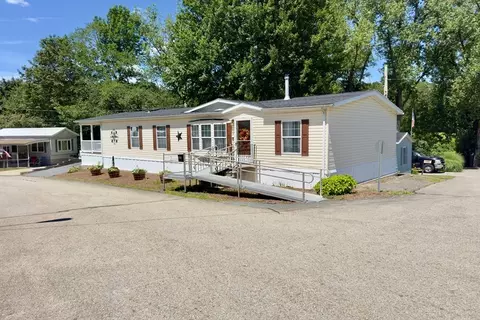 2 Breezy Bnd, Auburn, MA 01501
