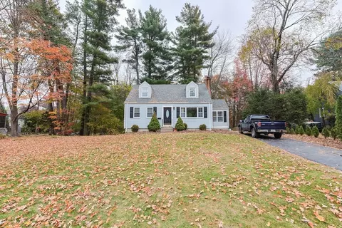 66 Oak St, Walpole, MA 02081