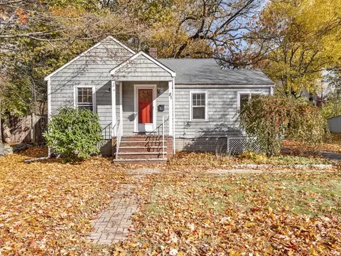 81 Spring St, Wakefield, MA 01880