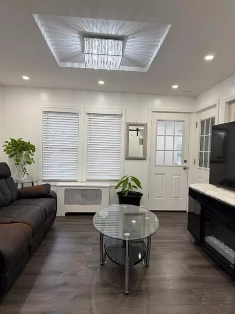 368-370 Eastern Ave, Springfield, MA 01109 photo 5