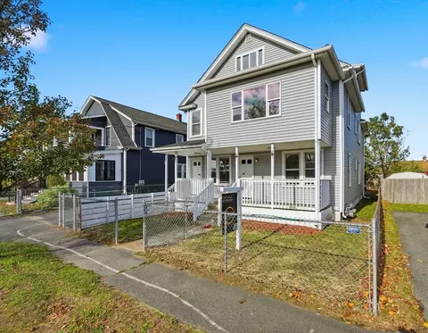 36 Chateaugay St, Chicopee, MA 01020