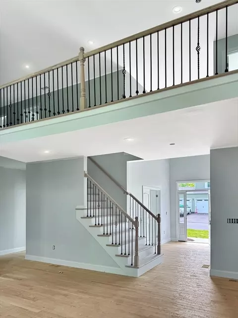 Entry Way - 99 Crystal Brook Dr, Springfield, MA 01118 photo 2 of 4