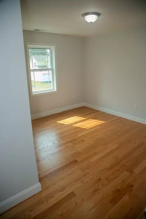Bedroom - 99 Crystal Brook Dr, Springfield, MA 01118 photo 4 of 5