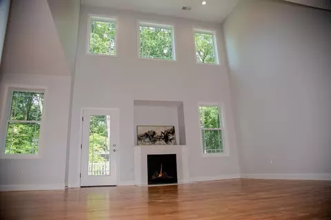 Living - 99 Crystal Brook Dr, Springfield, MA 01118 photo 4 of 5