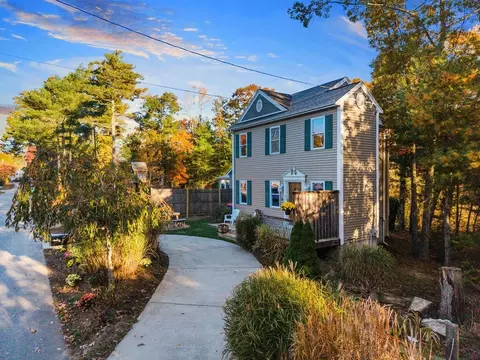 Exterior - 13 Parkwood Dr, Wareham, MA 02571 photo 2 of 9