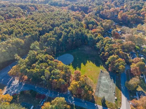 View/Area - 13 Parkwood Dr, Wareham, MA 02571 photo 10 of 10
