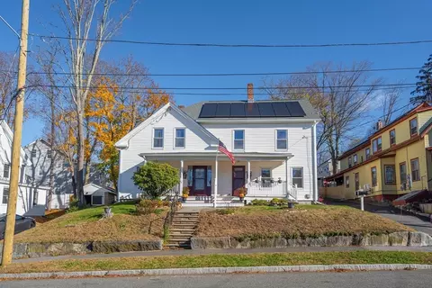 33 High St, Ware, MA 01082